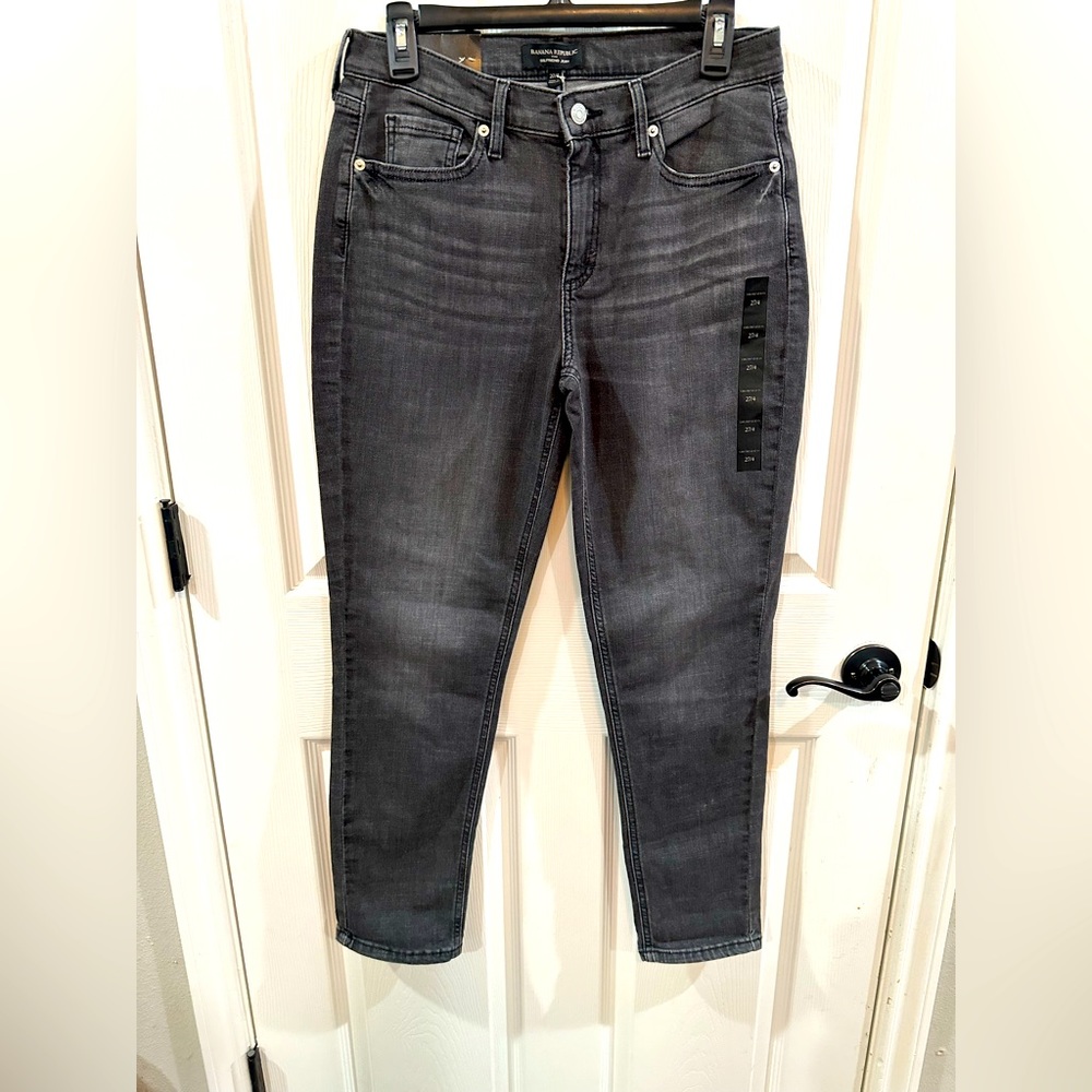 Banana Republic NWT size 27 girlfriend jean washed black